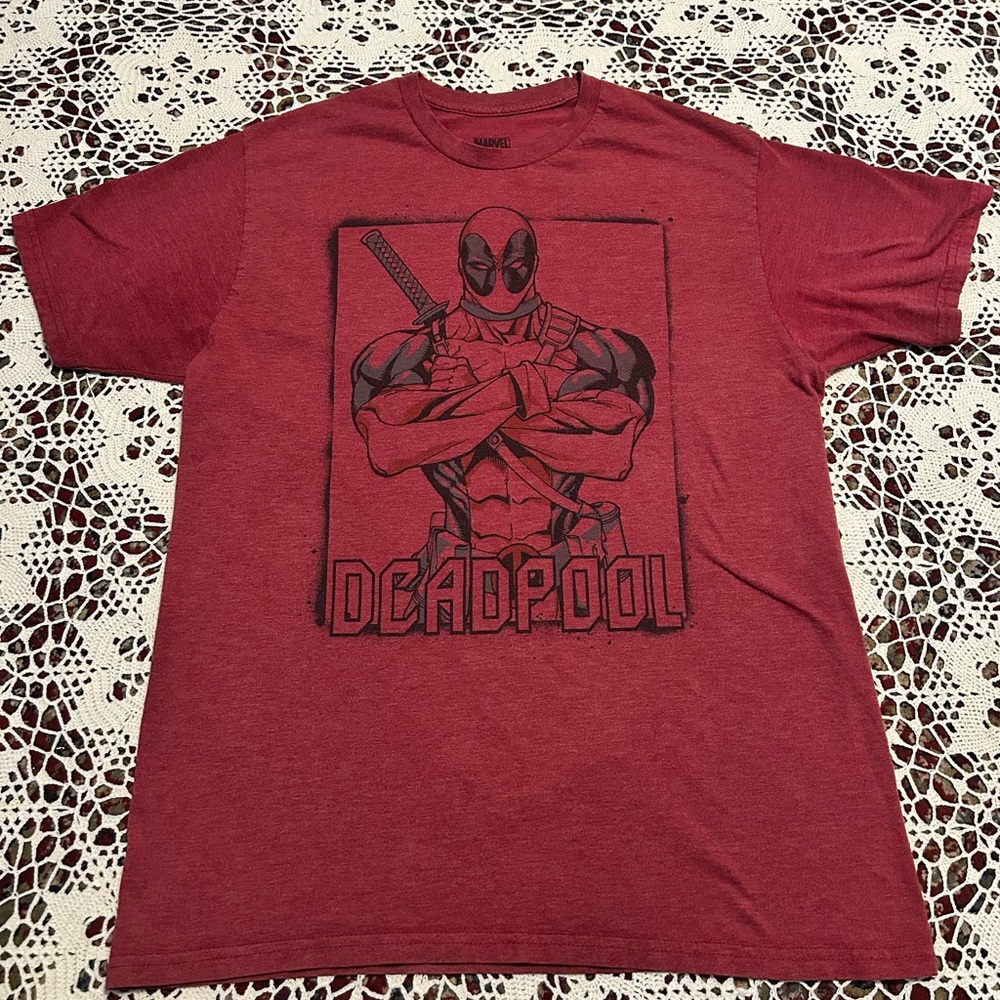 Marvel Deadpool Graphic Tee in Red